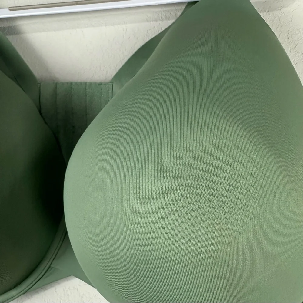 NEW Cacique Green Totally Smooth Lightly Lined Full Coverage Bra Size 46H